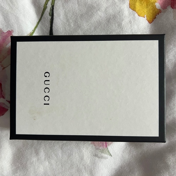 authentic Small Gucci Box - Picture 1 of 1